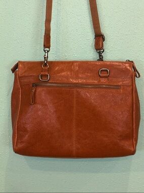 Spike & Sparrow Cognac Leather Crossbody Laptop Bag